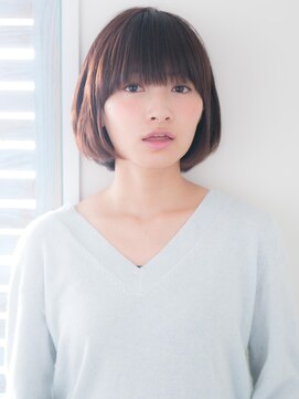 ミュリール(MiULiiR) [miuliir]暗髪、前下がりボブ