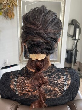 シークレットベースエヌ(Secret Base N) 編み下ろしアレンジスタイル×玉ねぎヘア　結婚式お呼ばれヘア♪