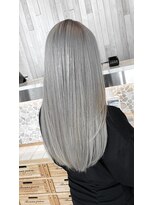 ラグーン(LAGOON)&nbsp;ホワイト系/ブリーチ/ダブルカラー/ロング/アッシュ/インナー