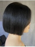 前髪なし切りっぱなしボブミニボブブルーブラックカラー