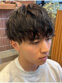 ツイストスパイラルパーマ×刈り上げマッシュで男らしさ◎