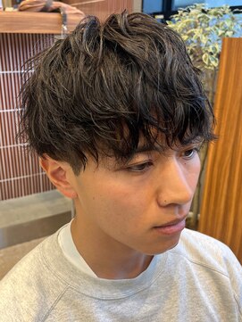 エリマバイフィフス 調布(elima by fifth) ツイストスパイラルパーマ×刈り上げマッシュで男らしさ◎