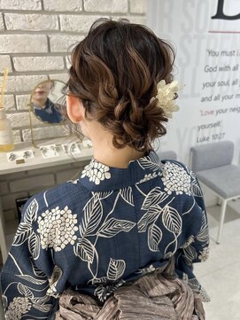 ディティカ ティア(Dityca tia) シニヨン