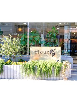 大人女性の髪のお悩みを解消。お客様に寄り添った丁寧な接客と技術力で、理想の美髪へと導きます。[千葉]