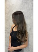 顔まわりレイヤー×ロングスタイル