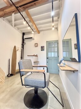 エヌヨンブンノイチ 茅ヶ崎(n1/4)の写真/古民家の個性豊かな3つの個室で、髪も心もほどける贅沢なひとときを*フランスの風が香るカフェ併設/茅ヶ崎