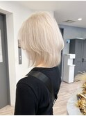 ハイトーンカラー/ホワイトブロンド/レイヤーボブ/池袋