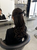 ウム(umu.) ゆるふわハーフアップ