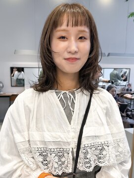 ジュリエッタ(giulietta) レイヤーカット　透明感カラー　くすみベージュ