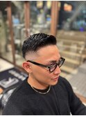 ミドルスキンフェードフェザーアップ
