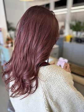 ゴットラトゥール(GOTTO LATOUR) ほんのりくすみを効かせたカシスピンク