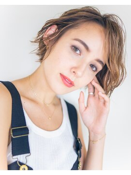 ピズム(PISM) 耳かけニュアンスイメチェンボブ/フォギーベージュ