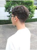 くせ毛を活かしたツーブロックスタイル