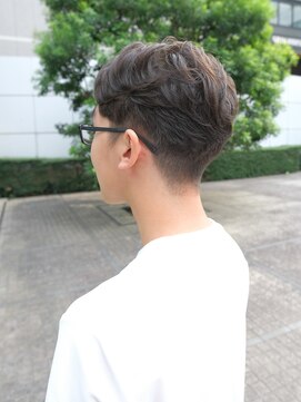 アーシェ 横浜店(A'SHE) くせ毛を活かしたツーブロックスタイル