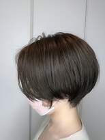 ワイワイ甲子園(wywy.)&nbsp;くびレイヤーエモージュ斜めバングイメチェン愛されショート