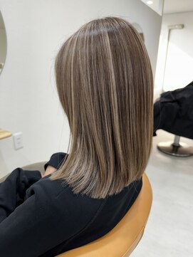 イト(ito.) コントラストハイライトベージュ_ピンクベージュ_マチルダボブ