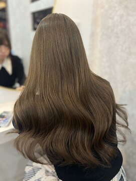 ラビス(Lovis) 黒髪カタログ/ボブルフ/ネビージュ/小顔に見せるヘア/ワンレン