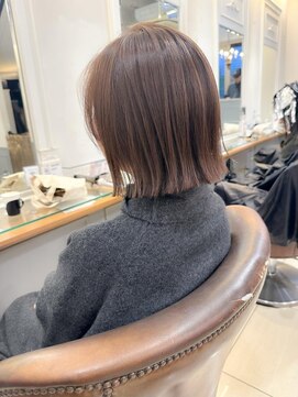 ネオリーブ チロル 横浜西口店(Neolive CiroL.) 切りっぱなしボブ秋色美髪くすみベージュイメチェン【横浜】k