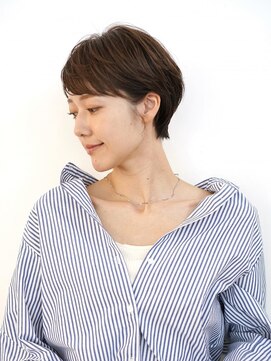 アイスバーグ(eyesburg) 30代40代レイヤーショートくびれくすみベージュ清澄白河