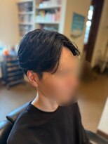 理容 うめむら&nbsp;センターパート/ツーブロ /フェザーパーマ/メンズ／眉毛/床屋