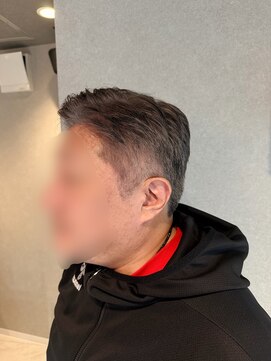 キーン 横浜日本大通り店(KEEN) 白髪を活かした7：3パート