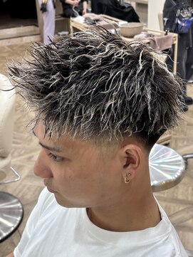 ボンドストーリールミエール(Bond Story lumiere) ツイストスパイラルパーマツイストパーマメッシュハイライト