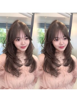 リリー(Lilley) 羽エクステ/ナチュラル縮毛矯正/韓国ヘア/レイヤーカット