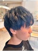 ブルーグレーで派手すぎないハイトーンカラー