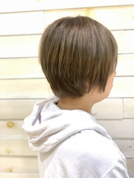 ラック 辻堂(LUCK) ショートにアッシュベージュカラー