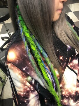 トリックストア(TRICK STORE) アッシュグレー×襟足ポイントドレッド&ブレイズ