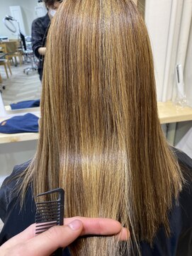 エル(EL by green) 《tomi》100%トリートメント髪質改善