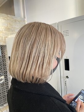 ルクスバイアフィナー(Luxo by Afinar) ミニボブ×ミルクベージュ【町田/Luxo by Afinar】