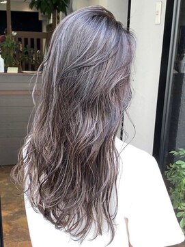 ノラ ウメダ(NORA UMEDA) 【NORA UMEDA 高木】ダークグレージュ＆極細ホワイトハイライト