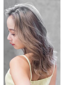 エイミー(Aimee) Aimee 町田　ホワイトグレージュ×フェザーバング