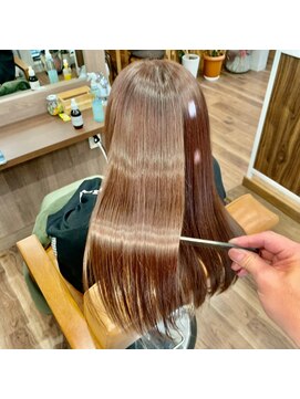 プリュム(Plume) 20代30代40代大人可愛い愛されツヤ感ストレートロングブラウン