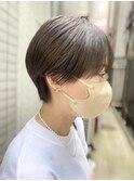 マッシュショート シルキーベージュ ツヤ髪スタイル