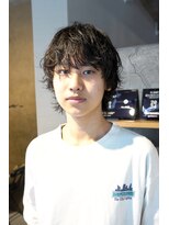 外国人風ゆるっと無造作スパイラルパーマのウルフヘア
