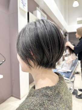 ワイボンドヘアー(Y bond hair) うなじ美人×ショート