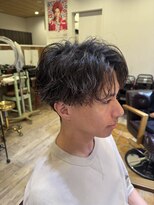 オーシャントーキョー(OCEAN TOKYO)&nbsp;ツーブロックセンターパートゆるめスパイラルパーマ