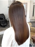 縮毛矯正で自然な艶髪へ