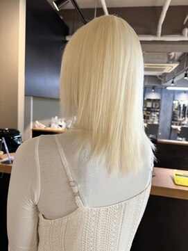派手髪・ハイトーンカラー・デザインカラー・ブリーチ専門美容室 ブロンドブロンドカラーホワイトブロンド抜きっぱなしブロンド