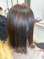 モーラ 鳳店(MOLLA) 艶グレージュミディ【鳳】