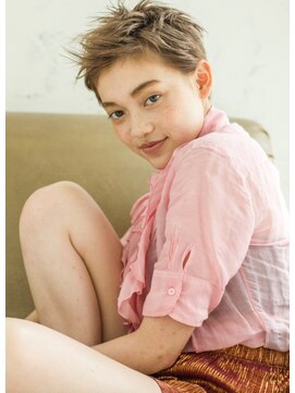 トッカ ヘアアンドトリートメント 難波店 エッジショート　セシルカット