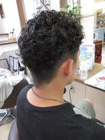 コアフィールフィス(COIFFURE fils)&nbsp;男らしいエッジの効いた強めパーマ