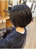軽め黒髪のボブ・ショートヘア