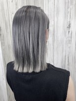 アンダーバーホワイト 京橋店(_WHITE) ミディアムシルバーカラー