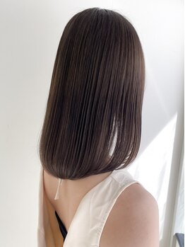 アヴァンス クロス メルシー 西梅田店(AVANCE CROSS melc)の写真/【髪質改善ストレート】しなやかで自然なツヤ髪に★ダメージレスで保湿力の高いプレミアム縮毛矯正も◎