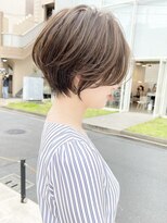 アンド ストーリーズ(&STORIES)&nbsp;ショートボブ/耳掛けショート/アッシュ/ベージュカラー