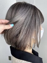 ソーコ 渋谷(SOCO)&nbsp;切りっぱなしボブグレージュアッシュカラーベージュミニボブ