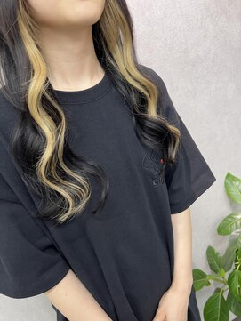 レヴェリー(REVERIE) #エクステ#プルエクステ#インナーカラー#金髪